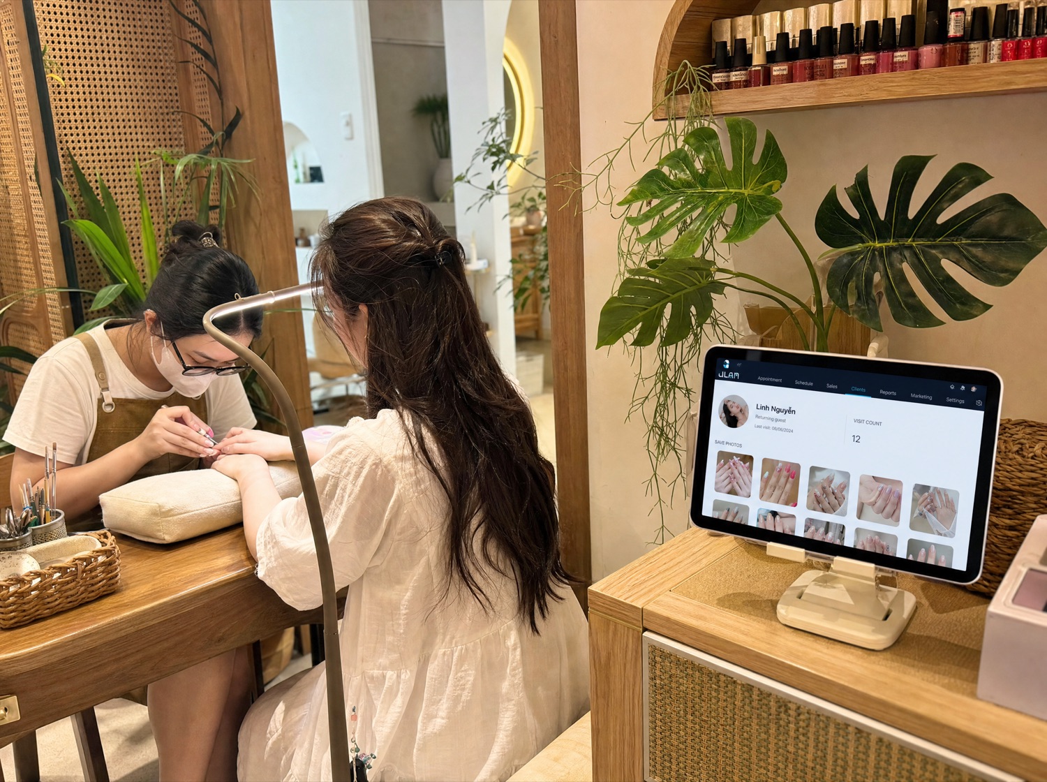 Nail studio in Hanoi using ULAN client profiles